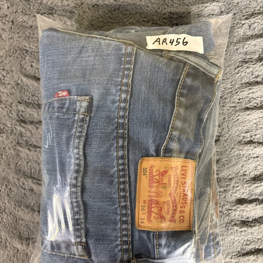 Levis measurements waist